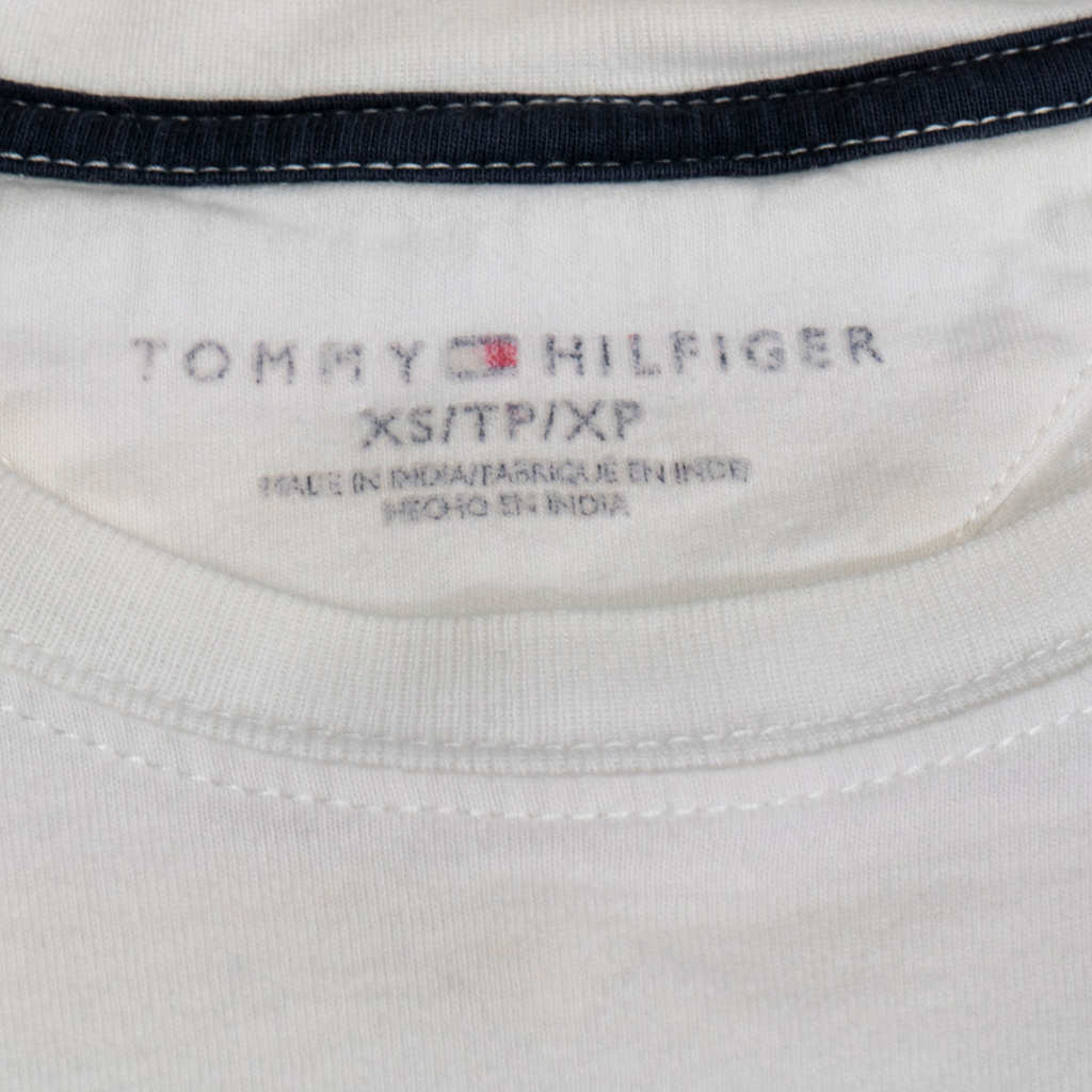 Camiseta Tommy Hilfiger "Embroidered Flag" 3D - Talla XS