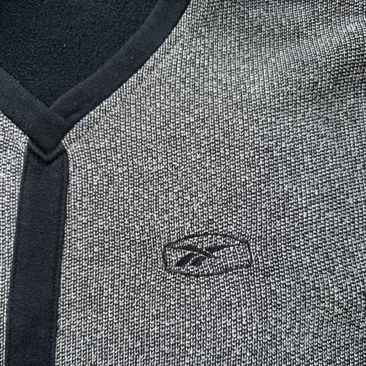 Reebok Vintage V-Neck Sweatshirt/Chaqueta XL